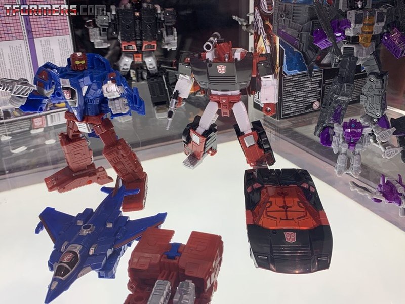 SDCC 2019  Ratchet, Impactor  Holo Mirage Powerdasher  Greenlight  (10 of 29)